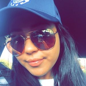 Meet your Posher, Lyangie